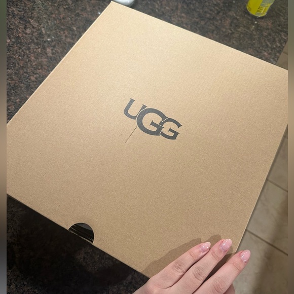 UGG Funkette Platform Slippers (Brand New, Never Worn, In Original Box) - Picture 6 of 6